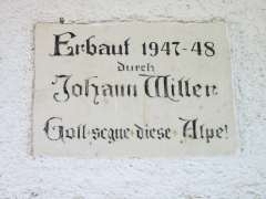 Vordere K&ouml;lle Gr&uuml;ndungsschild