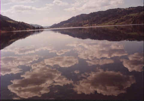 Wolkenspiegelung im Alpsee